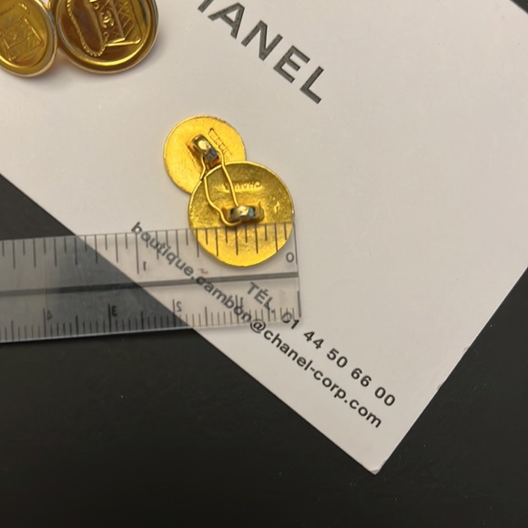 SOLD đź’”Set of Authentic CHANEL cufflinks CC logo purse buttons Gold vintage 1987 - Picture 8 of 10